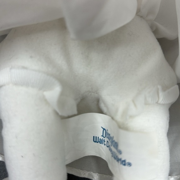 Disney MIMI with wedding dress and veil, size small - Picture 8 of 8